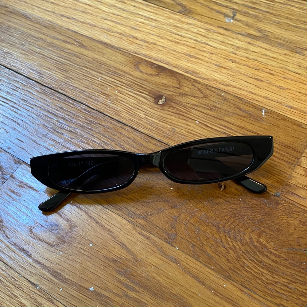 Roberi & fraud black thin y2k sunglasses